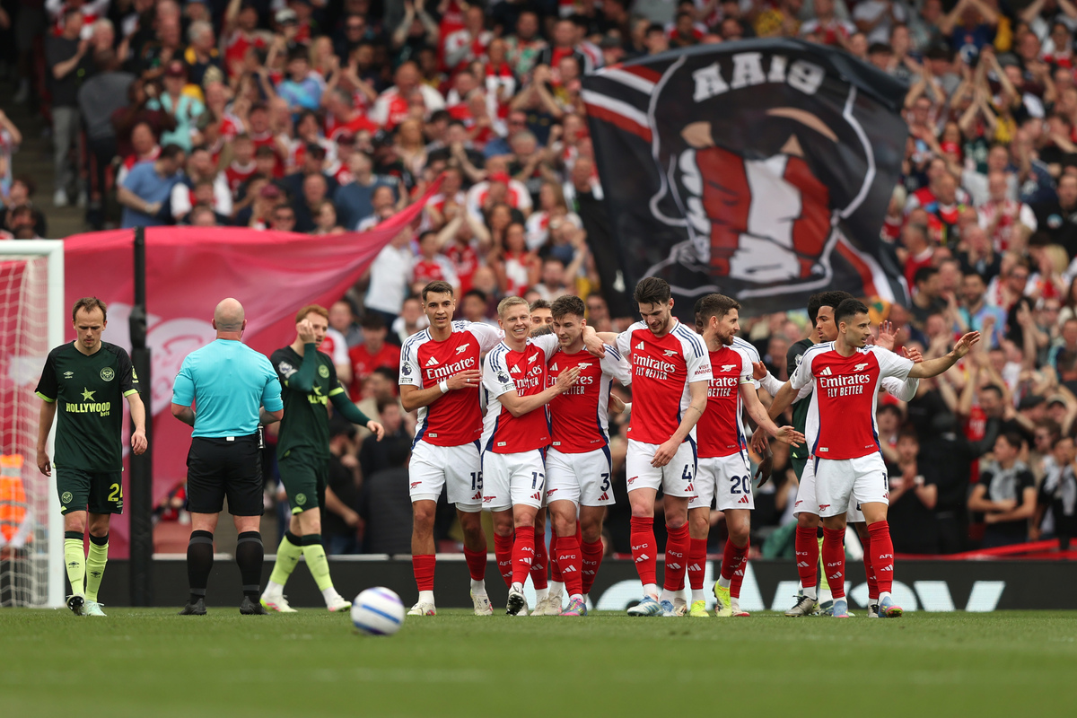 就在今天，12月6日下午！中超传来了山东鲁能、韩鹏和上海申花的新消息（今日12月6日下午，中超传出山东鲁能、韩鹏与上海申花最新动态）