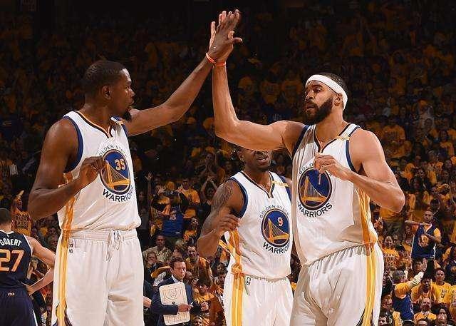 优势尽显！穆雷生涯对阵布克战绩为18胜2负（穆雷压制布克：生涯交手18胜2负）