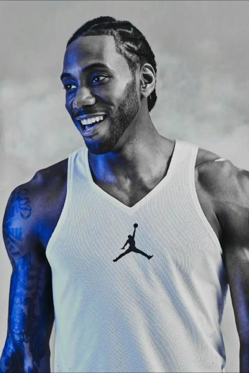 穷追猛打！哈特强攻得手打进加罚 7中7砍下18分率队扩大优势（强势爆发！哈特打成2+1，7投7中砍下18分助队扩大优势）