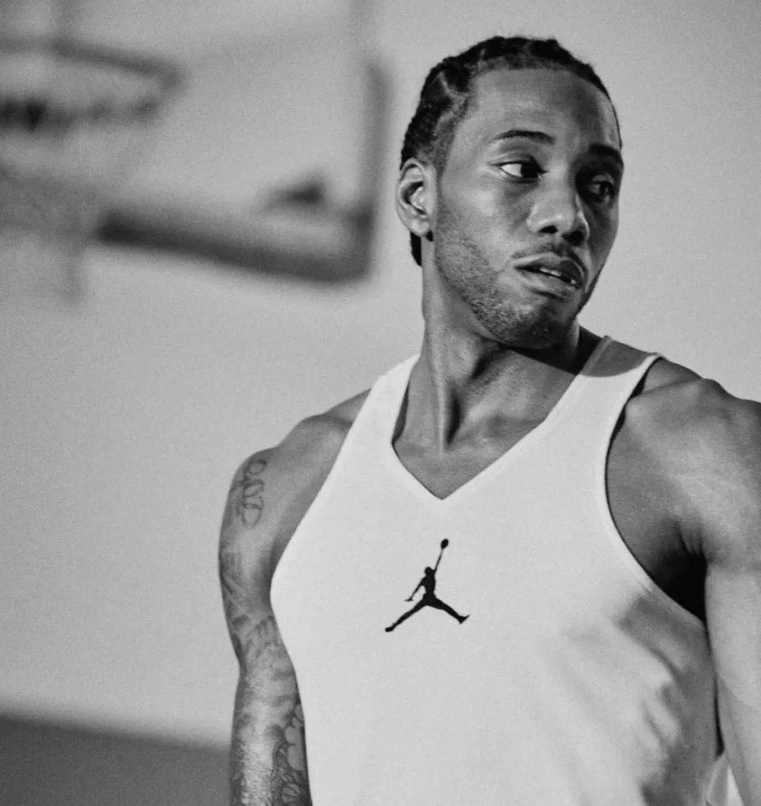 记者：老佛爷今天开启了机关枪模式，演讲的精彩程度前所未有（记者：老佛爷今日火力全开，演讲精彩空前）