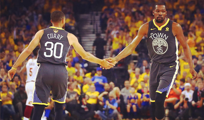 足球国足队长发声：我们不会放弃任何一场比赛（国足队长表态：每一场比赛我们都会全力以赴）