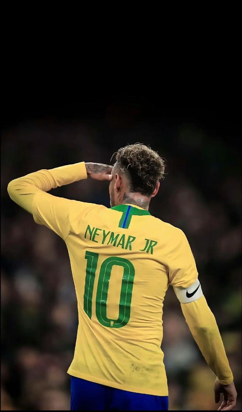 诺威尔彰显NBA级水准！战广州砍30分+战广东半场24分（诺威尔展现NBA级统治力：战广州轰30分，战广东半场拿下24分）