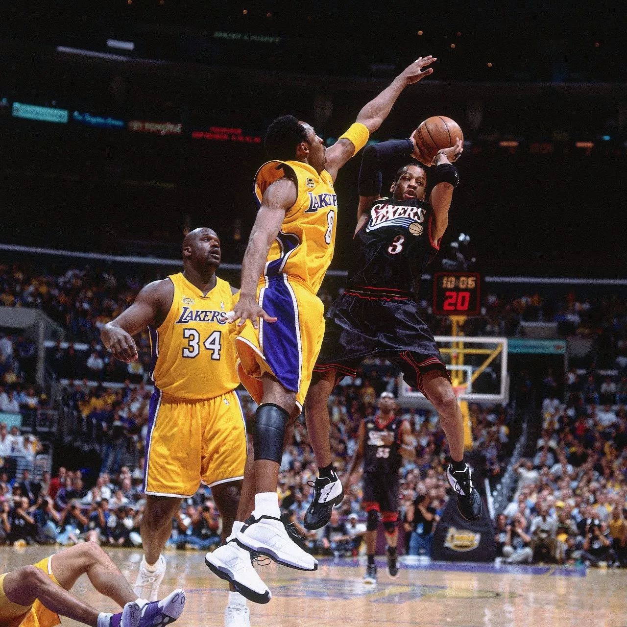 防守端的表现一塌糊涂，开拓者替补中锋在球队中的位置并不稳固？（防守漏洞百出，开拓者替补中锋的球队地位岌岌可危？）