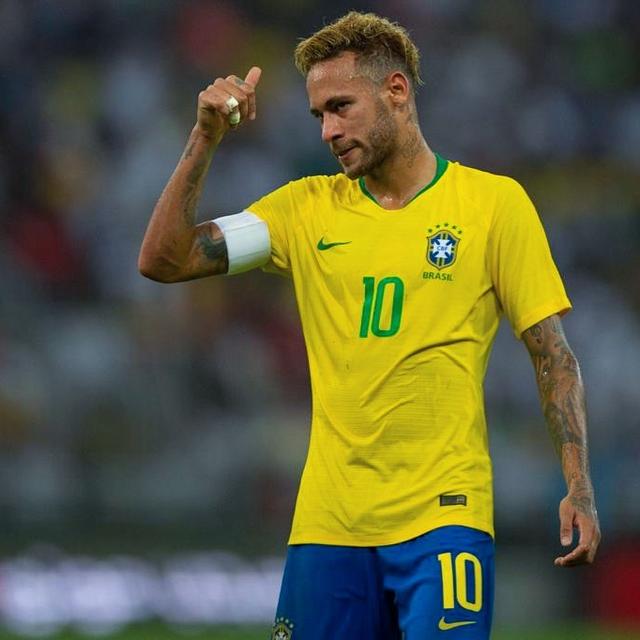 名宿：我不会让弗拉泰西当替补，任何比赛任何对手他都能进球（名宿表态：弗拉泰西绝非替补，无论对手是谁都能破门）