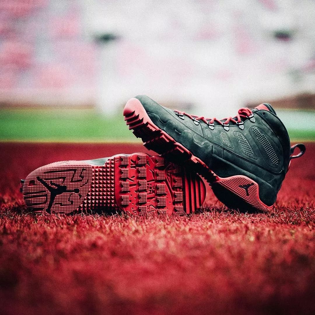 汉斯-弗里克对巴萨室内足球队的惊喜访问（汉斯-弗里克突访巴萨室内足球队）