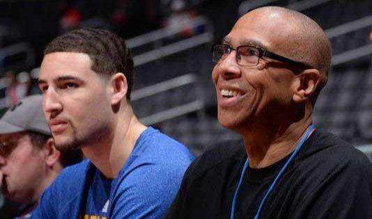 北京半场靠本土发力领先辽宁，外援状态低迷合计仅得8分（北京本土发威助半场领先辽宁，外援哑火合计仅8分）