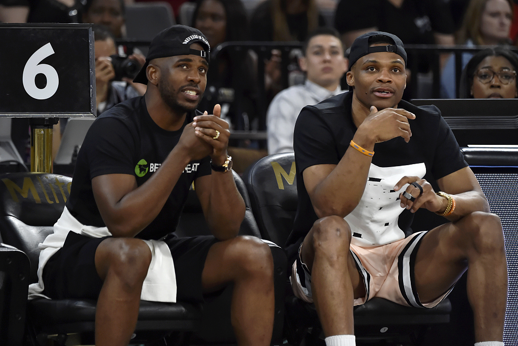 NBA新秀观察：状元秀首战表现亮眼,（NBA新秀焦点：状元首秀惊艳表现）