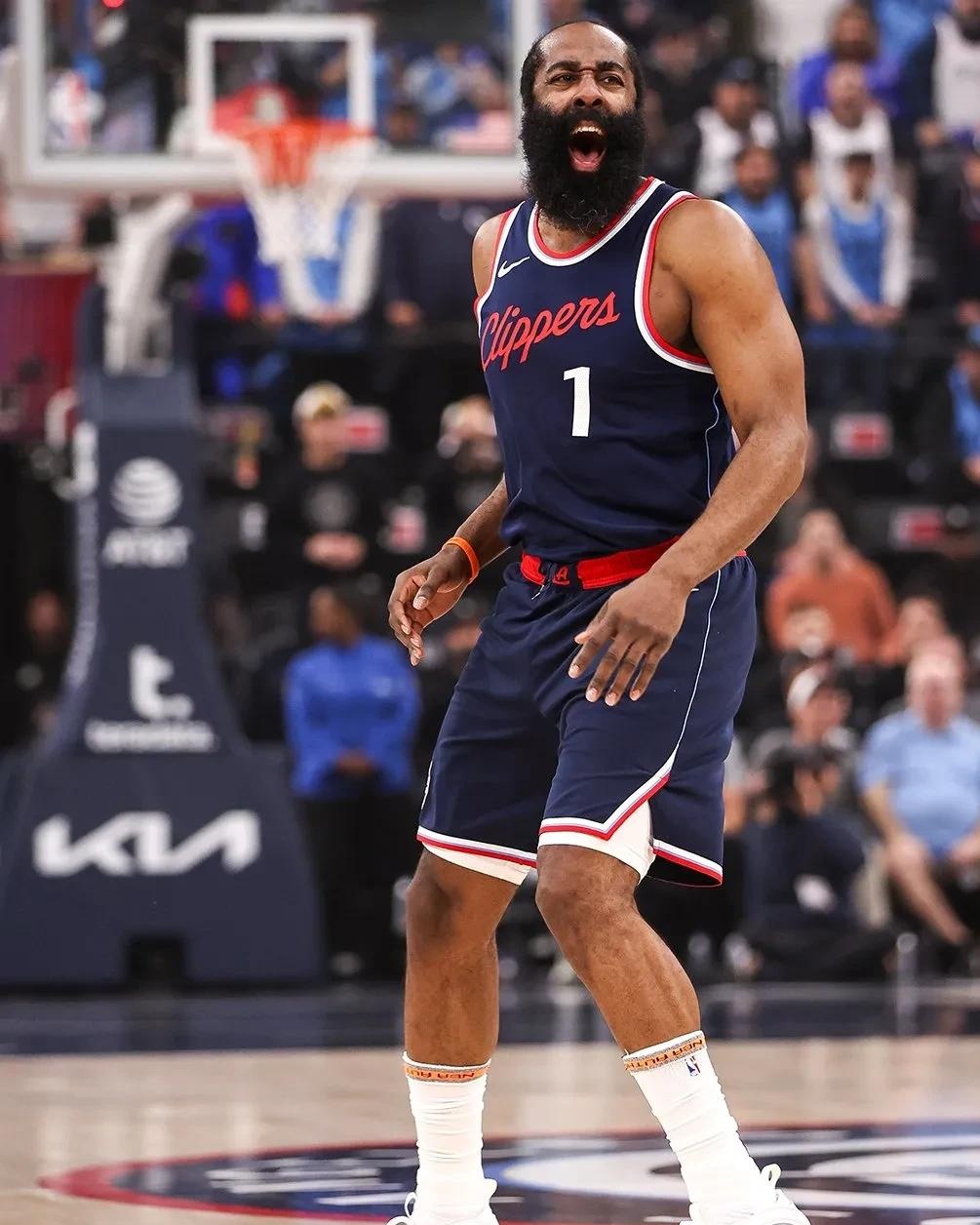 NBA官媒称哈登杜兰特曾是雷霆的兄弟，哈登转发：现在也是！（NBA官媒称杜兰特与哈登曾是雷霆兄弟，哈登转发回应：现在依旧是）