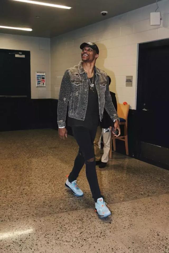 官方：中超俱乐部单财年支出不得超出6亿，外援最多300万欧（中超新规：俱乐部年度支出封顶6亿元，外援上限300万欧）