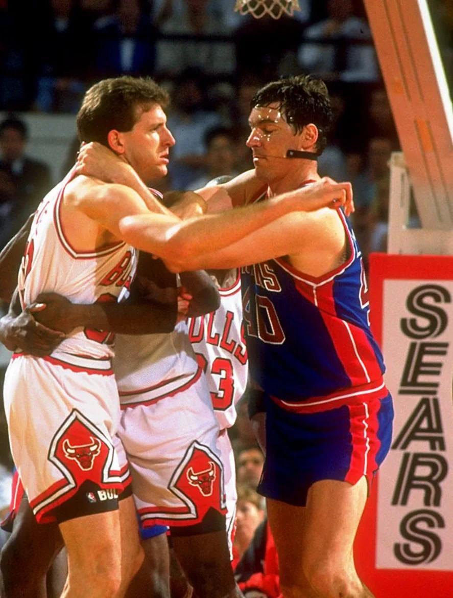 早报：上次赢了你不服吗？那再赢你一次（早报：上回赢了你还不服？那就再赢一次）