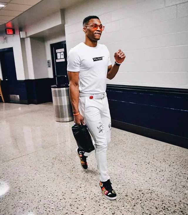 英格兰U21队11月大名单：里科-刘易斯、小贝林、吉滕斯入选（英格兰U21公布11月征召名单：里科-刘易斯、小贝林、吉滕斯在列）