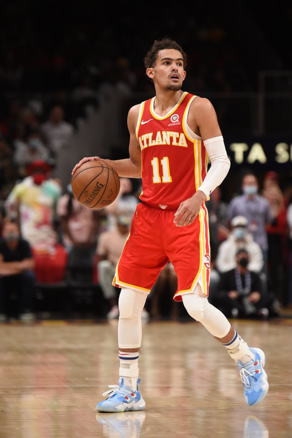 离40+三双仅差1板！拉拉维亚社媒调侃东契奇：你再抢个板啊（东契奇距40+三双只差1板！拉拉维亚社媒打趣：再抢一个啊）