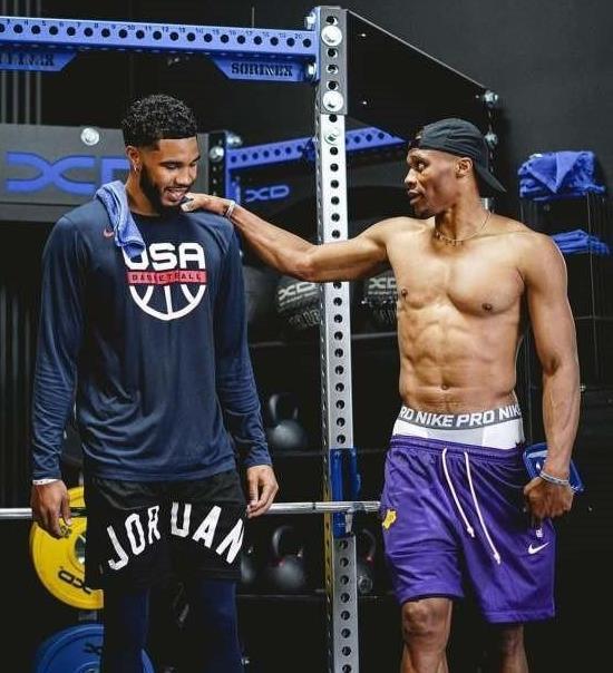 11场输8场，利物浦是自9月底以来五大联赛输球场次最多的队（近11战8败，利物浦自9月底起成五大联赛输球最多球队）