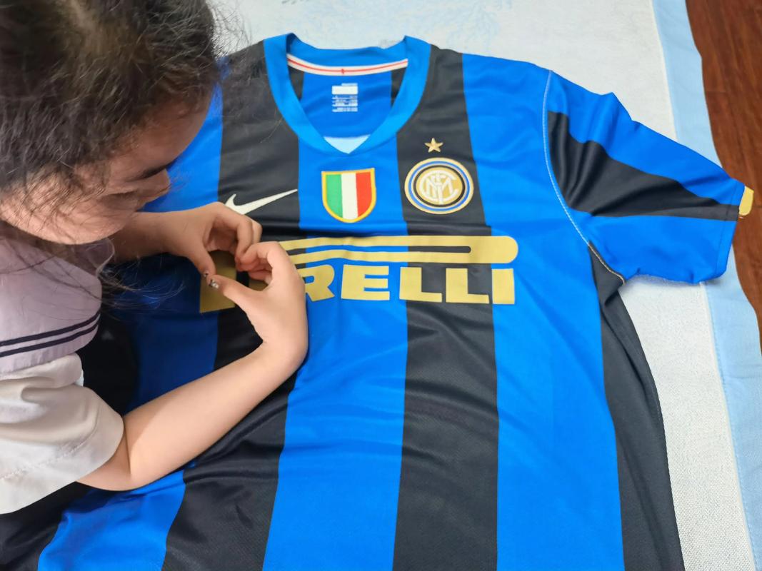 CBA史上最远的三分绝杀，就连深圳男篮队友都满脸震惊（CBA史上最远三分压哨绝杀，连深圳男篮队友都惊呆了）