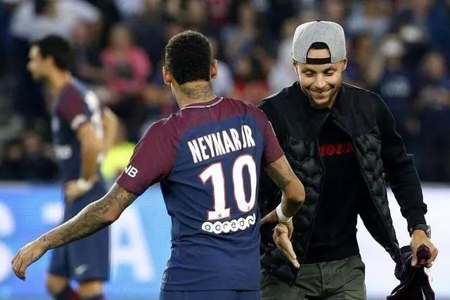 希罗上半场20分＆下半场0分，热火10分不敌独行侠（希罗上半场轰20分下半场哑火零分，热火以10分之差不敌独行侠）